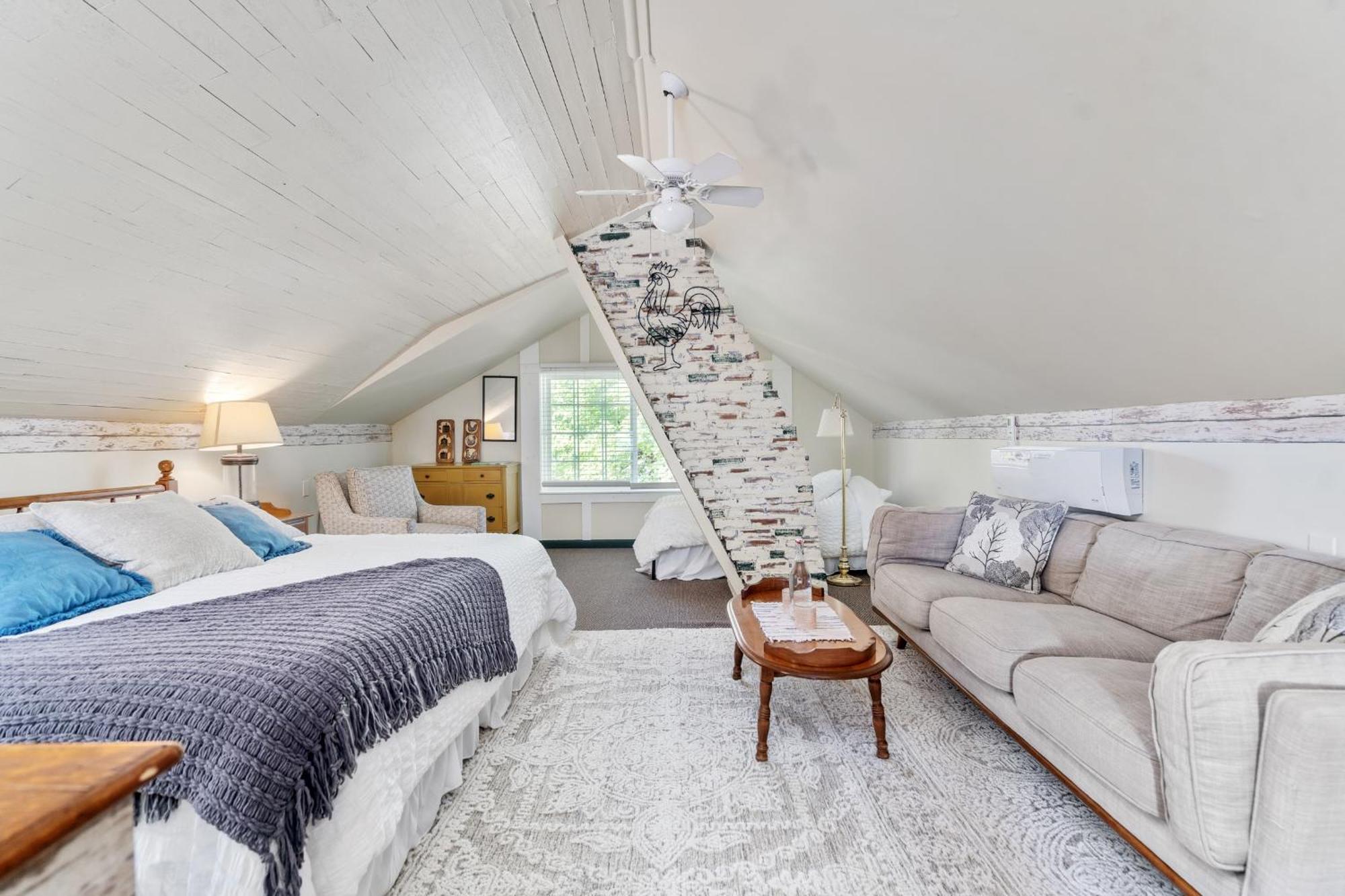 Saratoga Farmstead Couette-café