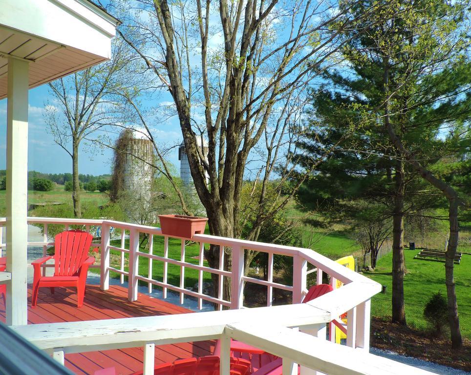 Saratoga Farmstead Couette-café