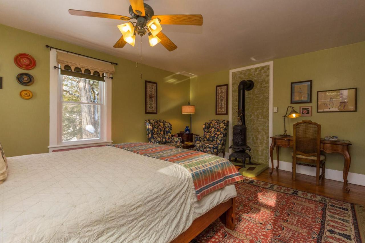 Saratoga Farmstead Couette-café 3*